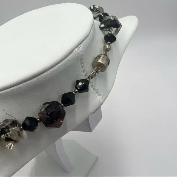 Vintage Black and Clear Glass/Stone Beaded Necklace with Magnetic Clasp - Picture 5 of 6